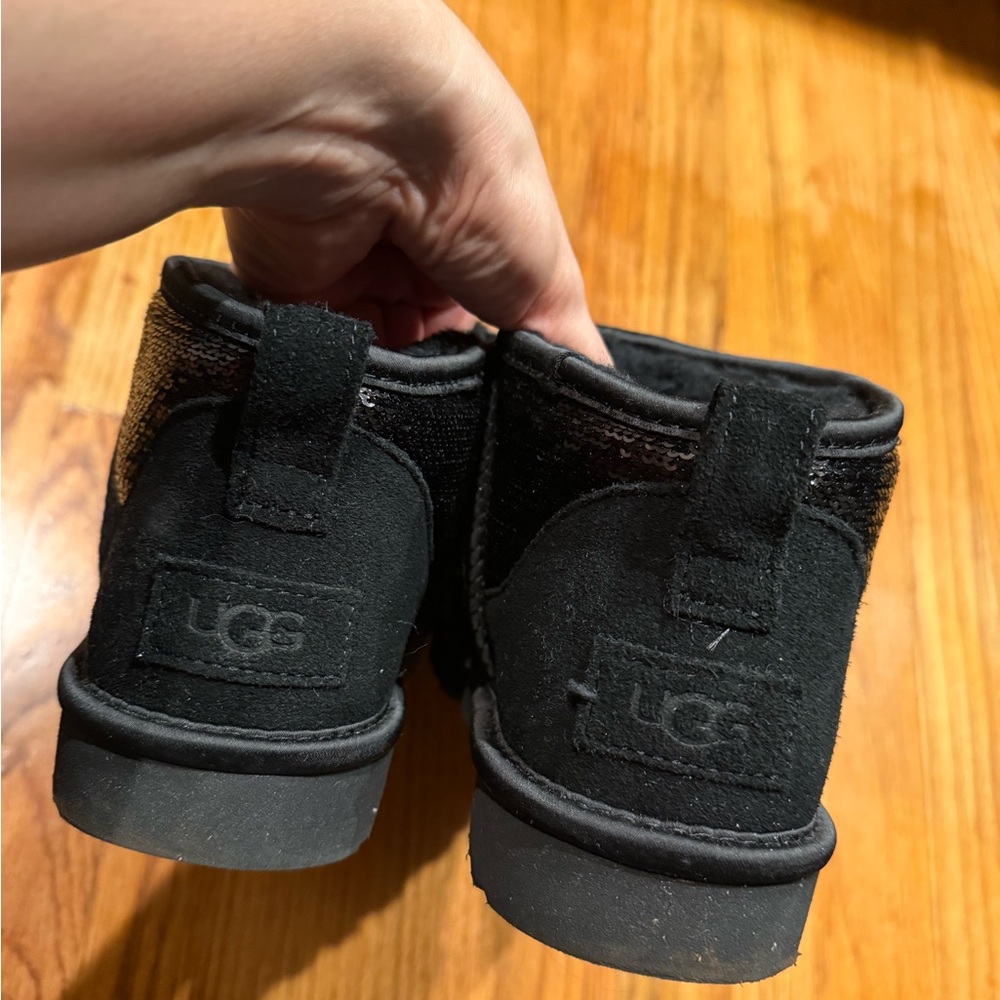 UGG Classic Ultra Mini Mirrorball Boot- women’s 8 - Picture 2 of 3